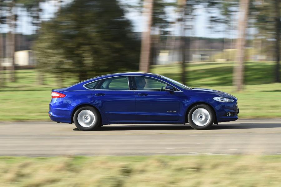  Ford Mondeo Hybrid Sedan 2014 года  (UK) (фото 2 из 16)